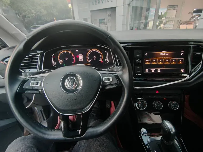 2020 Volkswagen T-Roc 1.4T 150HP L4 7DCT,autocango,china used car exporter,china ev exporter,chinese used car exporter,chinese used ev exporter