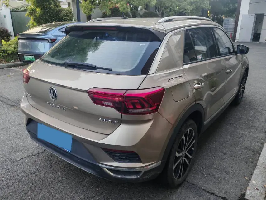 2020 Volkswagen T-Roc 1.4T 150HP L4 7DCT,autocango,china used car exporter,china ev exporter,chinese used car exporter,chinese used ev exporter