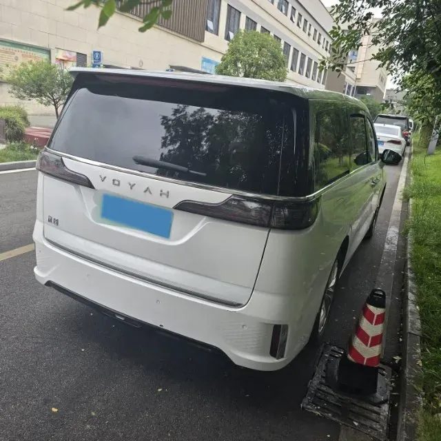 2022 Voyah Dream 1.5T 136HP L4 PHEV 25.57KWH,autocango,china used car exporter,china ev exporter,chinese used car exporter,chinese used ev exporter