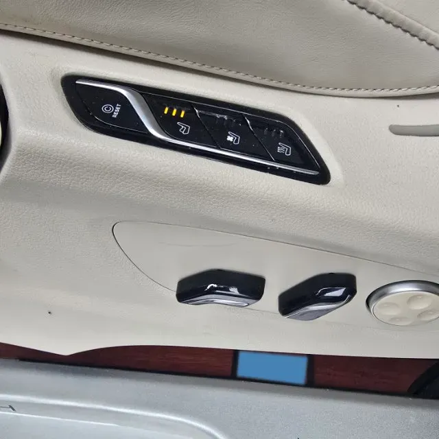 2022 Voyah Dream 1.5T 136HP L4 PHEV 25.57KWH,autocango,china used car exporter,china ev exporter,chinese used car exporter,chinese used ev exporter