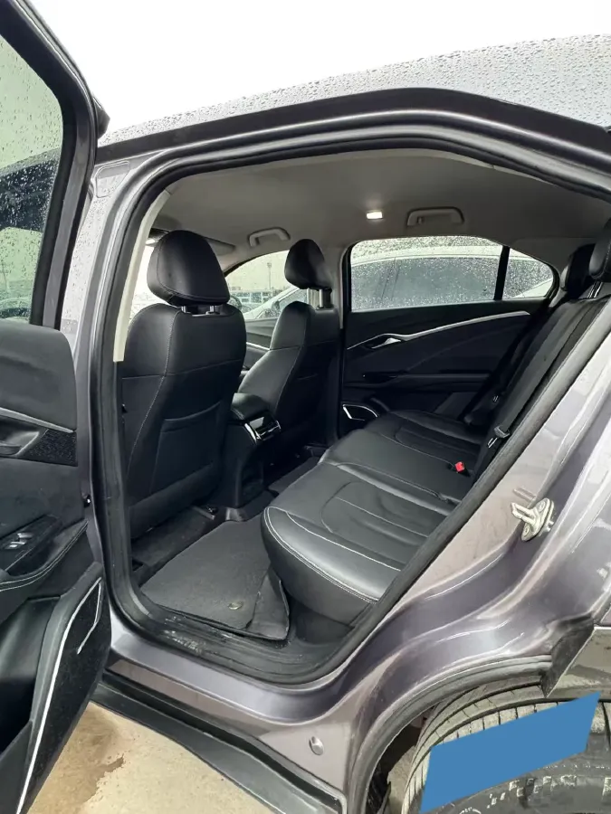 2022 Ford Focus 1.5T 177HP L4 6AT,autocango,china used car exporter,china ev exporter,chinese used car exporter,chinese used ev exporter