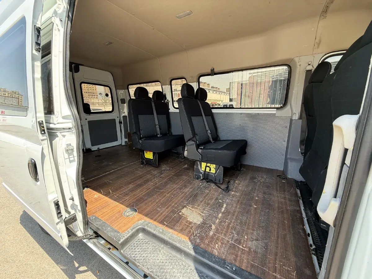 2020 MAXUS XinTu V80 2.5T 136HP L4 6MT,autocango,china used car exporter,china ev exporter,chinese used car exporter,chinese used ev exporter