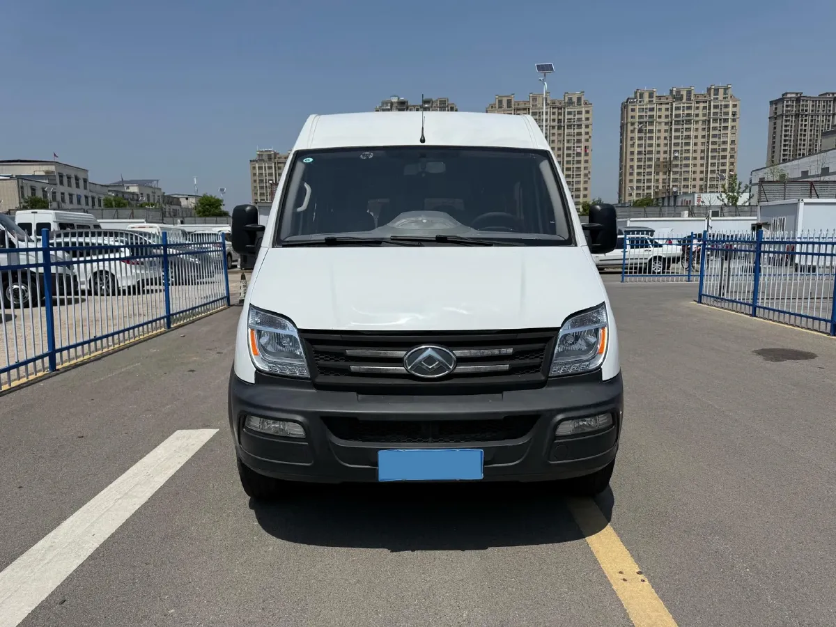 2020 MAXUS XinTu V80 2.5T 136HP L4 6MT,autocango,china used car exporter,china ev exporter,chinese used car exporter,chinese used ev exporter