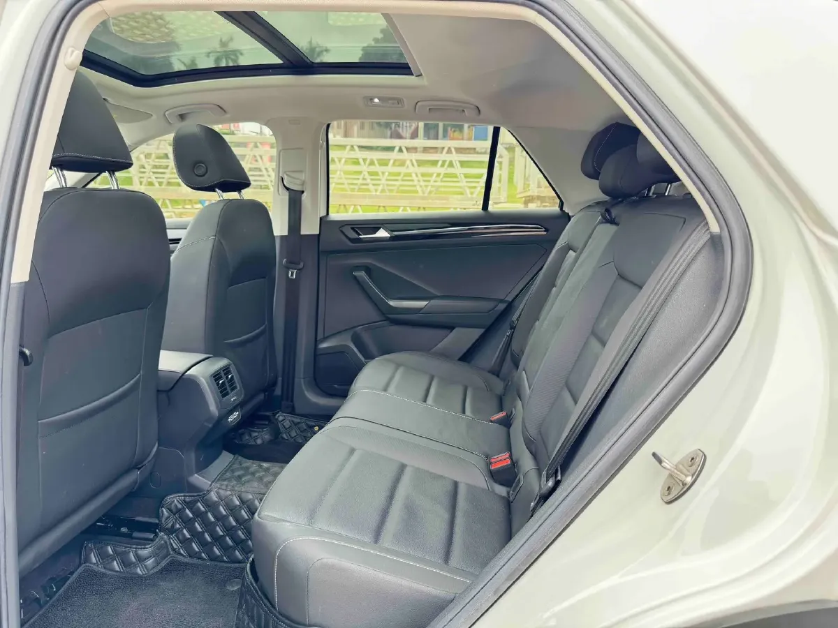 2022 Volkswagen T-Roc 1.4T 150HP L4 7DCT,autocango,china used car exporter,china ev exporter,chinese used car exporter,chinese used ev exporter