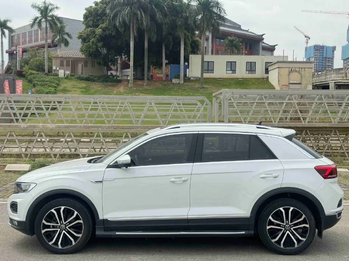 2022 Volkswagen T-Roc 1.4T 150HP L4 7DCT,autocango,china used car exporter,china ev exporter,chinese used car exporter,chinese used ev exporter