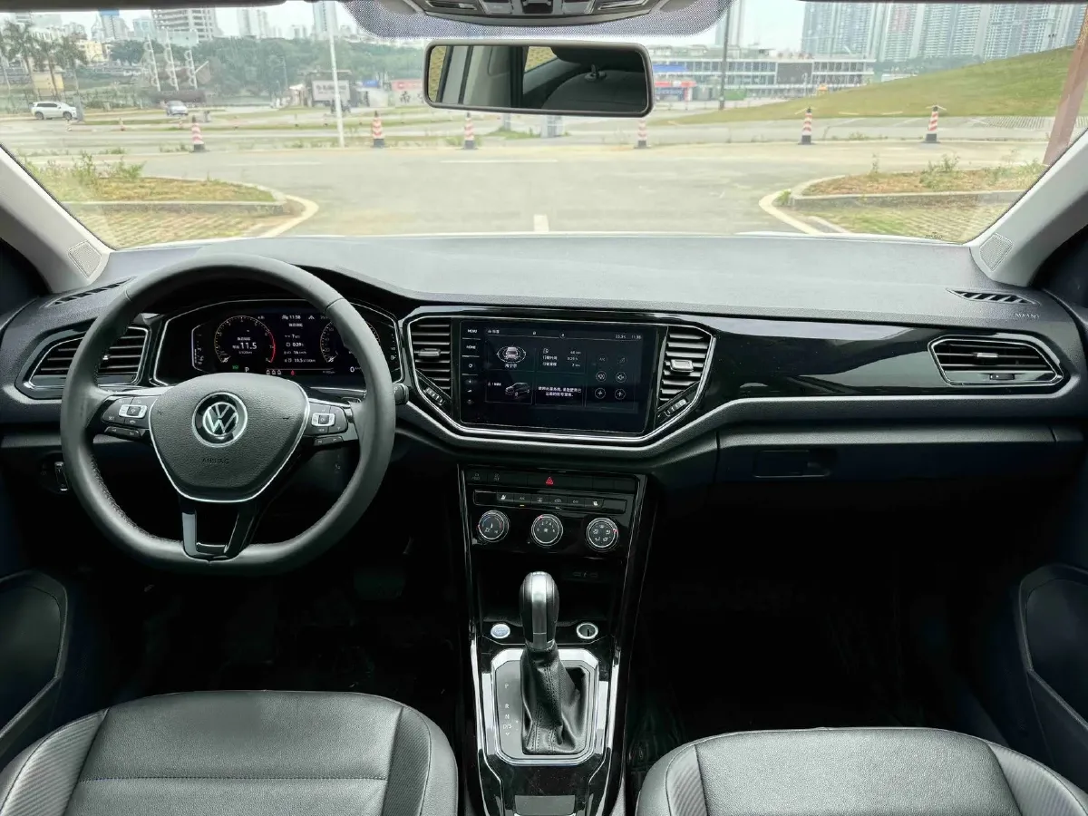 2022 Volkswagen T-Roc 1.4T 150HP L4 7DCT,autocango,china used car exporter,china ev exporter,chinese used car exporter,chinese used ev exporter