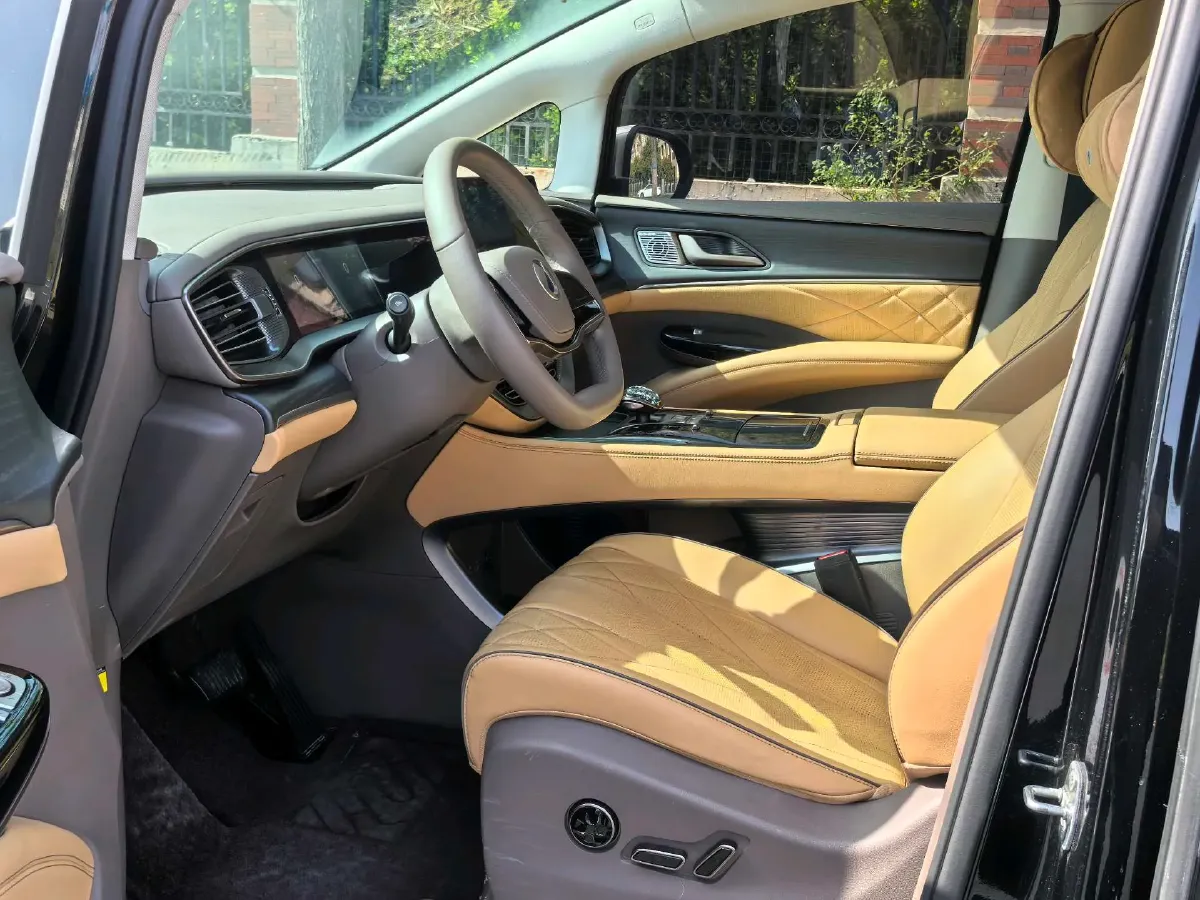 2022 Mercedes-Benz GLC Class 2.0T 197HP L4 9AT,autocango,china used car exporter,china ev exporter,chinese used car exporter,chinese used ev exporter