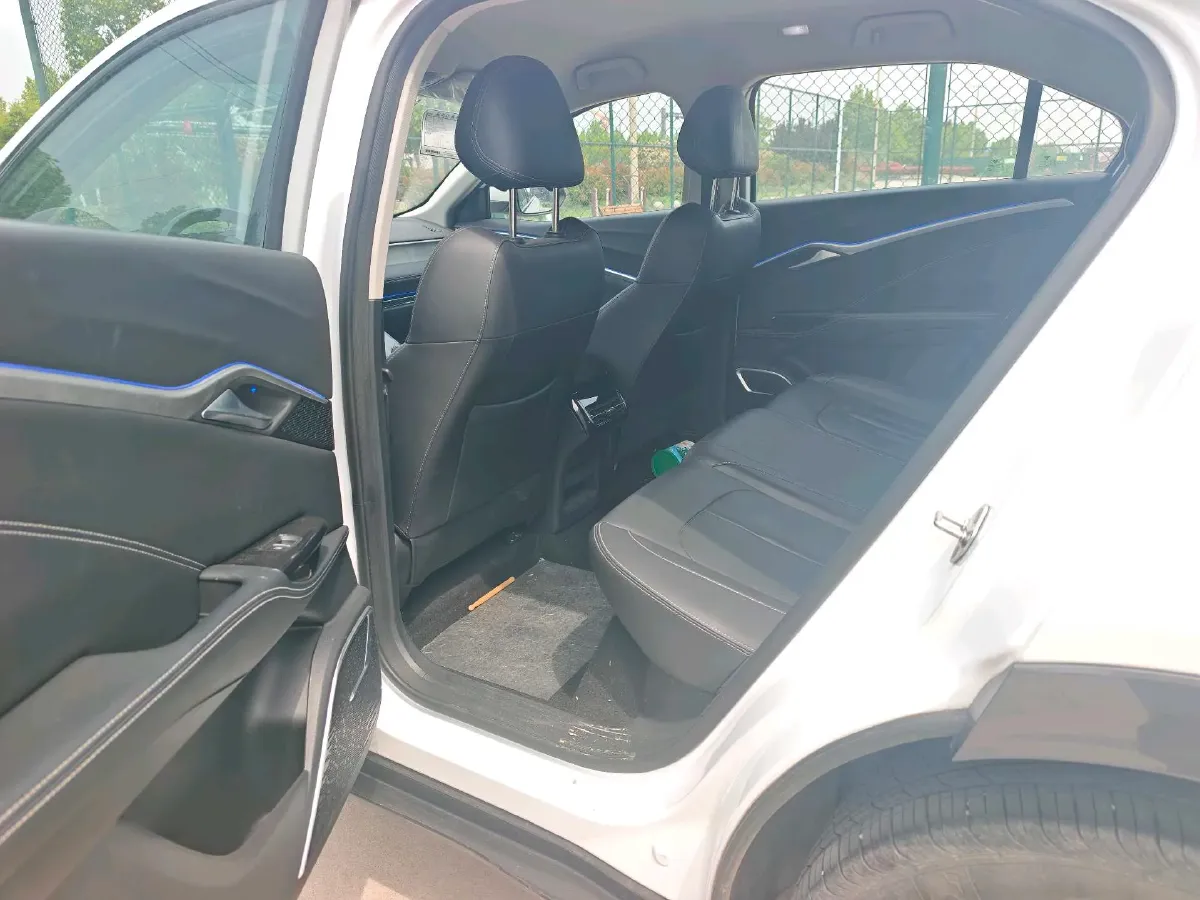 2022 Venucia Grand V 1.5T 190HP L4 7DCT,autocango,china used car exporter,china ev exporter,chinese used car exporter,chinese used ev exporter