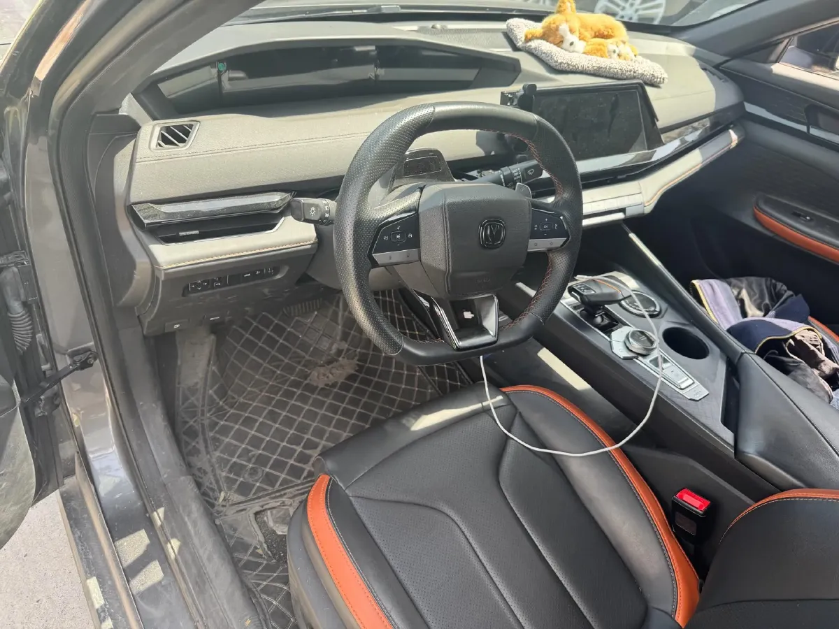 2023 ChangAn UNI-V 1.5T 188HP L4 7DCT,autocango,china used car exporter,china ev exporter,chinese used car exporter,chinese used ev exporter