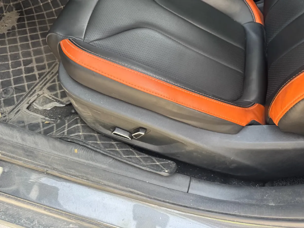 2023 ChangAn UNI-V 1.5T 188HP L4 7DCT,autocango,china used car exporter,china ev exporter,chinese used car exporter,chinese used ev exporter