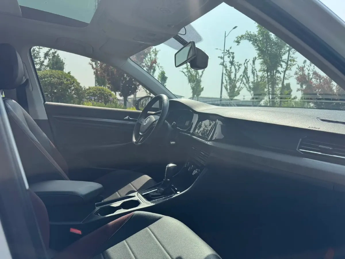 2021 Volkswagen Bora 1.5L 113HP L4 6AT,autocango,china used car exporter,china ev exporter,chinese used car exporter,chinese used ev exporter