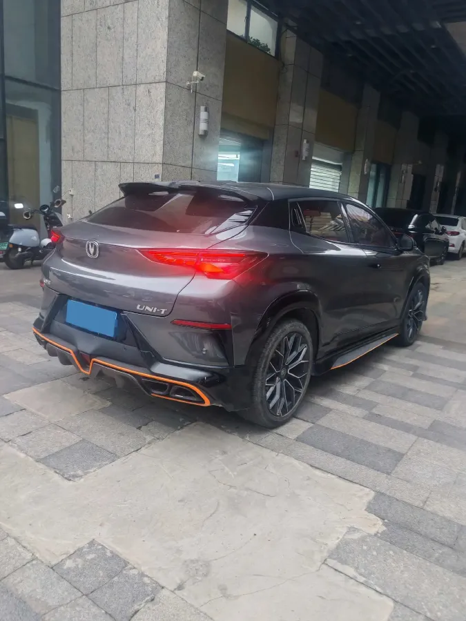 2022 ChangAn UNI-T 1.5T 188HP L4 7DCT,autocango,china used car exporter,china ev exporter,chinese used car exporter,chinese used ev exporter
