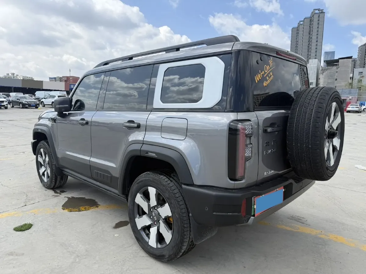 2025 Beijing BJ40 REEV REEV 188HP REEV 40.3KWH,autocango,china used car exporter,china ev exporter,chinese used car exporter,chinese used ev exporter