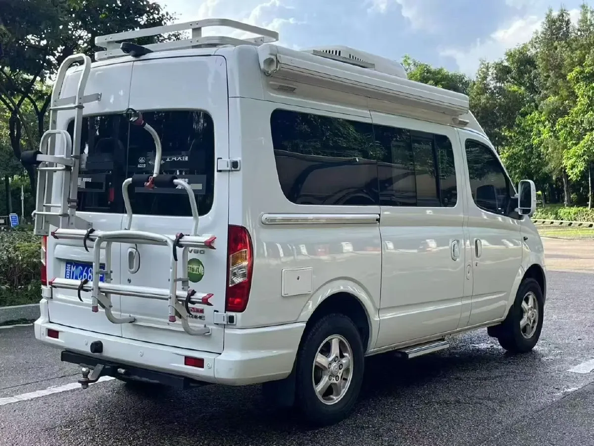 2018 MAXUS XinTu V80 2.5T 136HP L4 6MT,autocango,china used car exporter,china ev exporter,chinese used car exporter,chinese used ev exporter