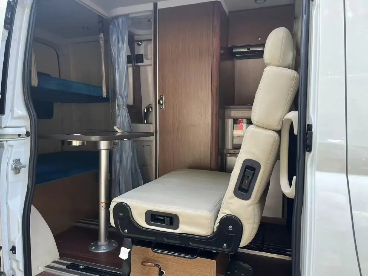 2018 MAXUS XinTu V80 2.5T 136HP L4 6MT,autocango,china used car exporter,china ev exporter,chinese used car exporter,chinese used ev exporter