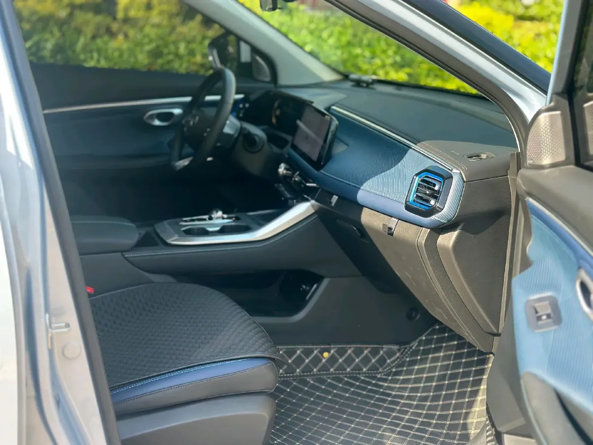 2023 GAC Trumpchi GS3 1.5T 177HP L4 7DCT,autocango,china used car exporter,china ev exporter,chinese used car exporter,chinese used ev exporter