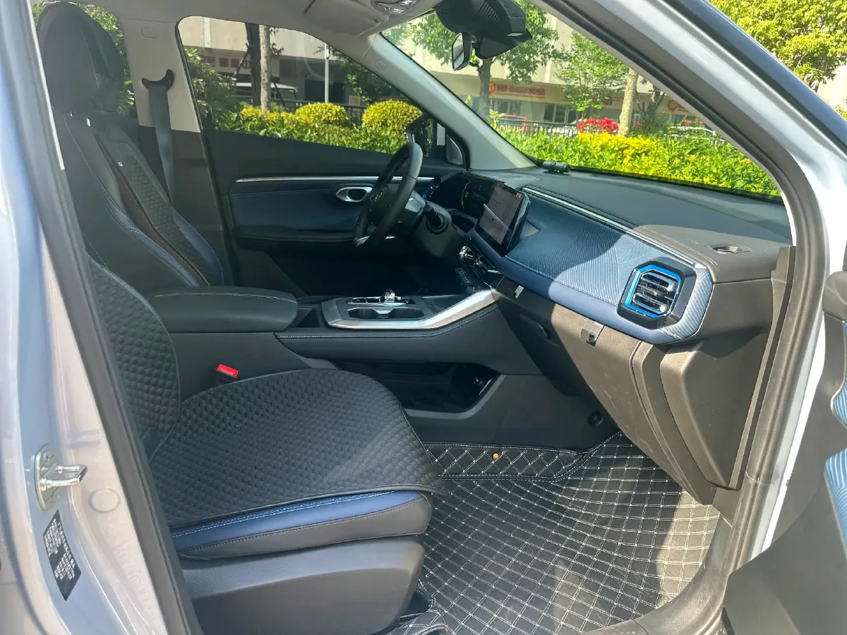 2023 GAC Trumpchi GS3 1.5T 177HP L4 7DCT,autocango,china used car exporter,china ev exporter,chinese used car exporter,chinese used ev exporter