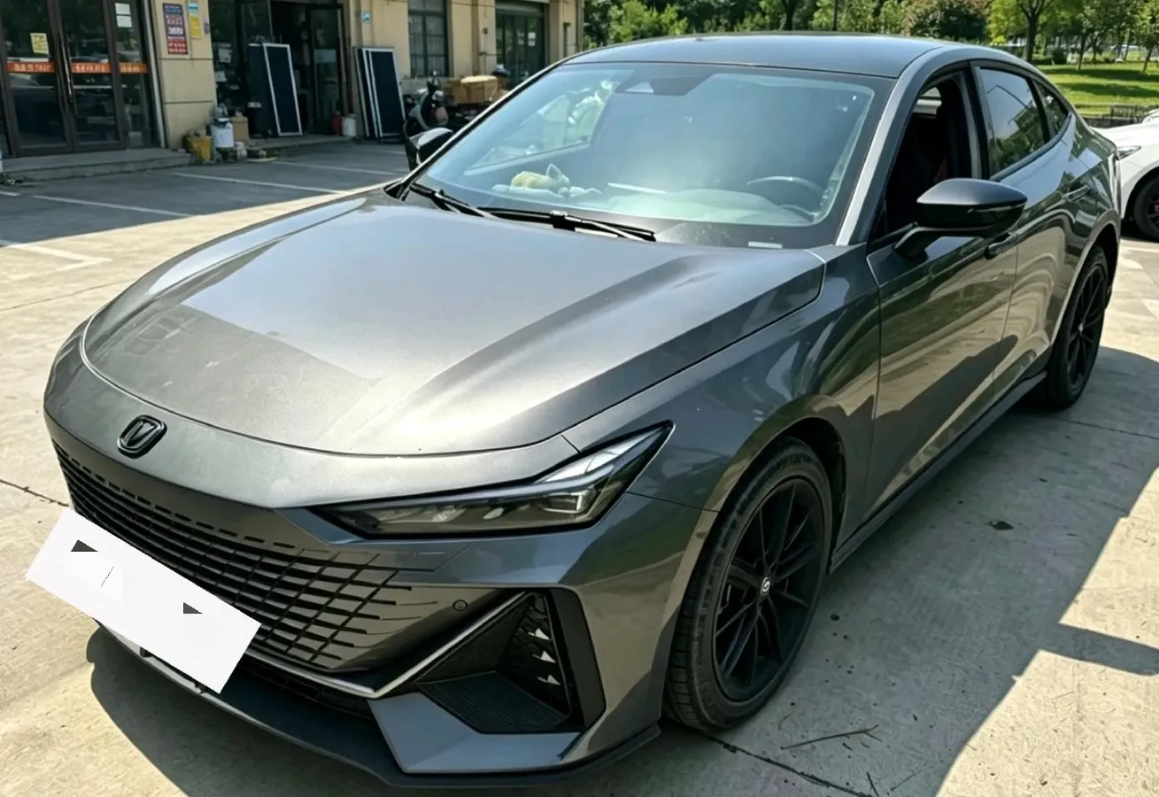 2023 ChangAn UNI-V 1.5T 188HP L4 7DCT,autocango,china used car exporter,china ev exporter,chinese used car exporter,chinese used ev exporter