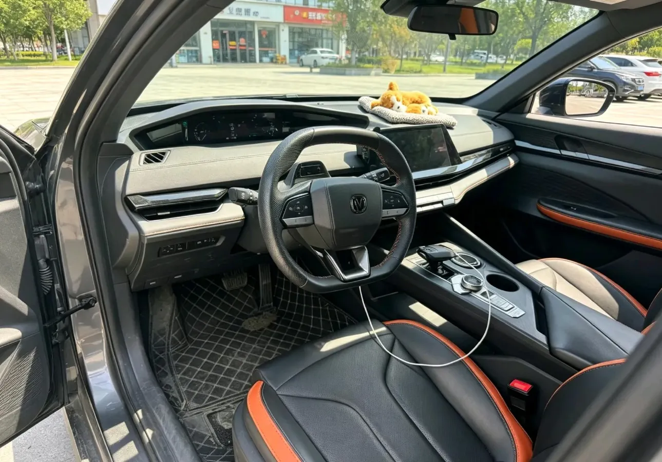 2023 ChangAn UNI-V 1.5T 188HP L4 7DCT,autocango,china used car exporter,china ev exporter,chinese used car exporter,chinese used ev exporter