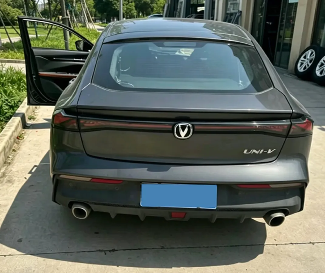 2023 ChangAn UNI-V 1.5T 188HP L4 7DCT,autocango,china used car exporter,china ev exporter,chinese used car exporter,chinese used ev exporter
