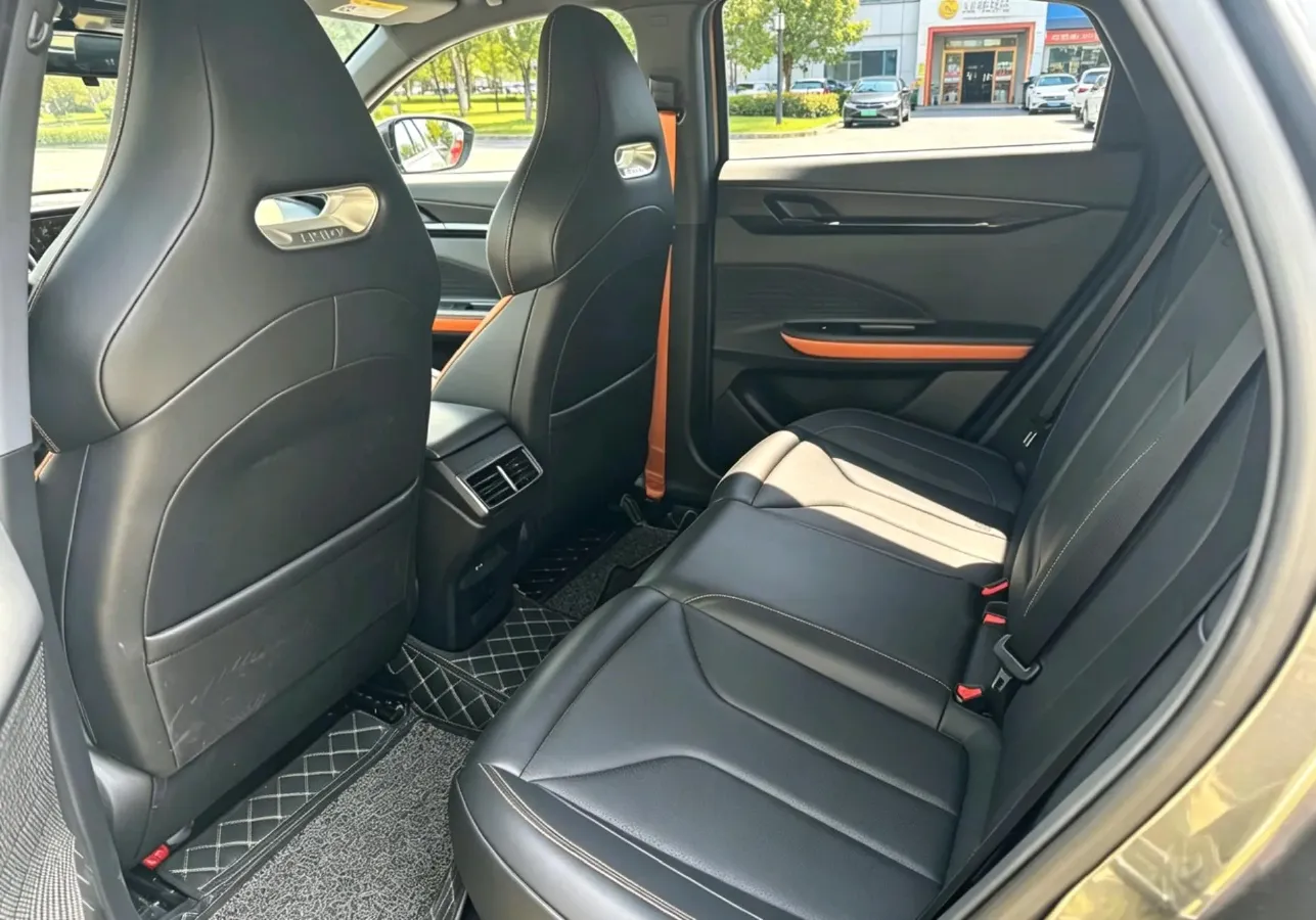 2023 ChangAn UNI-V 1.5T 188HP L4 7DCT,autocango,china used car exporter,china ev exporter,chinese used car exporter,chinese used ev exporter