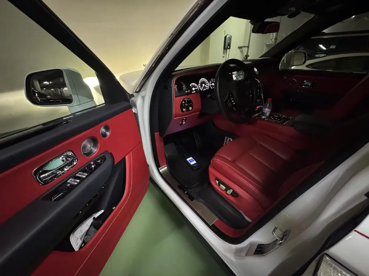 2018 Rolls-Royce Cullinan 6.7T 571HP V12 8AT,autocango,china used car exporter,china ev exporter,chinese used car exporter,chinese used ev exporter