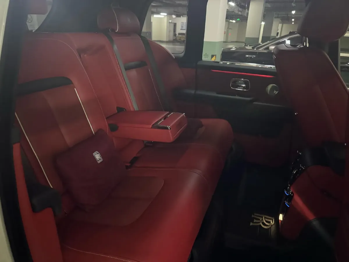 2018 Rolls-Royce Cullinan 6.7T 571HP V12 8AT,autocango,china used car exporter,china ev exporter,chinese used car exporter,chinese used ev exporter