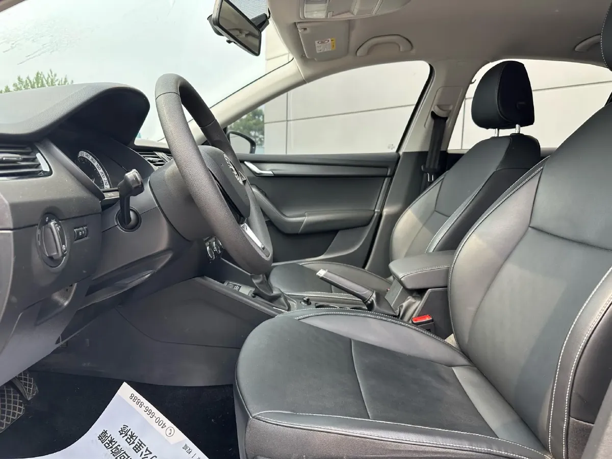 2021 Skoda Octavia 1.5L 113HP L4 6AT,autocango,china used car exporter,china ev exporter,chinese used car exporter,chinese used ev exporter