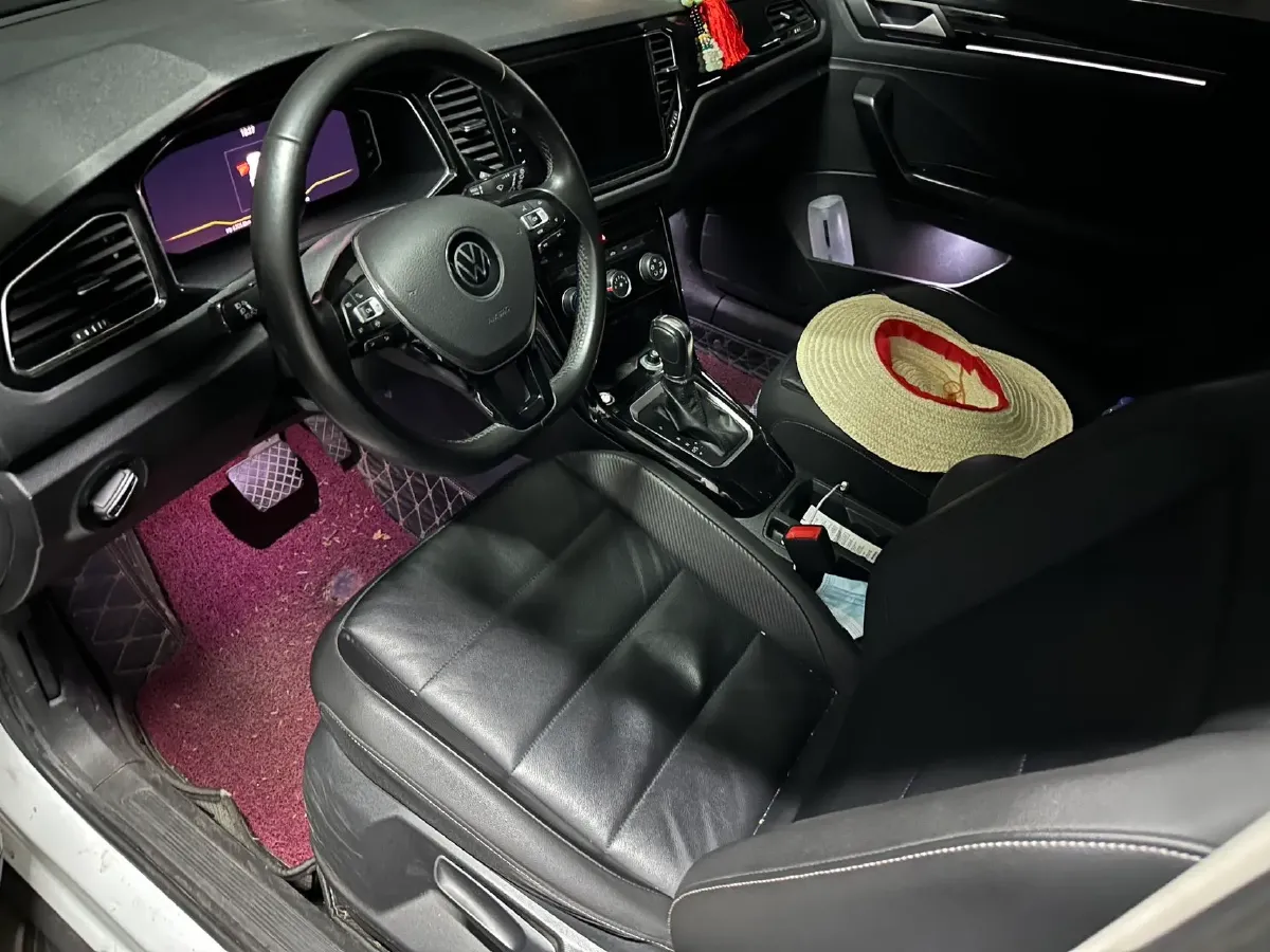 2021 Volkswagen T-Roc 1.4T 150HP L4 7DCT,autocango,china used car exporter,china ev exporter,chinese used car exporter,chinese used ev exporter