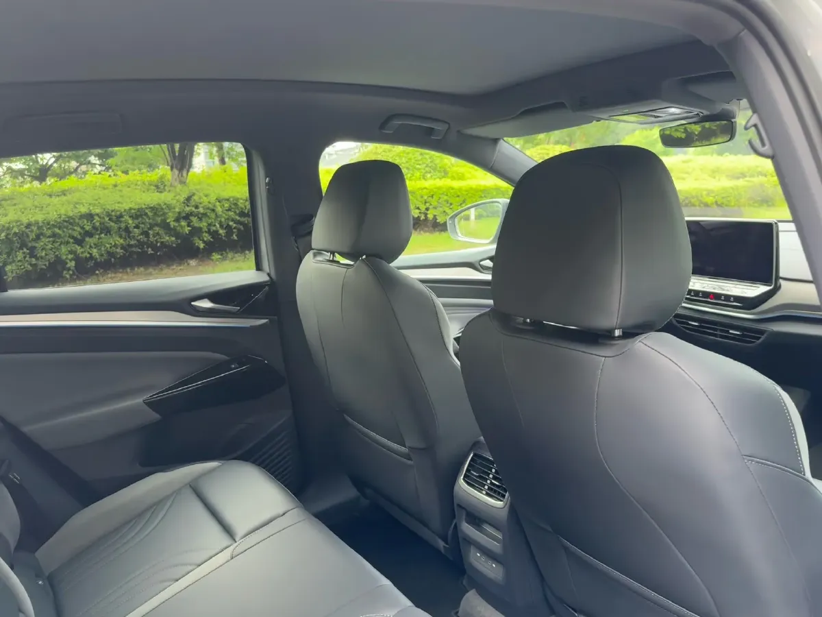 2022 Volkswagen ID.4 Crozz BEV 84.8KWH,autocango,china used car exporter,china ev exporter,chinese used car exporter,chinese used ev exporter