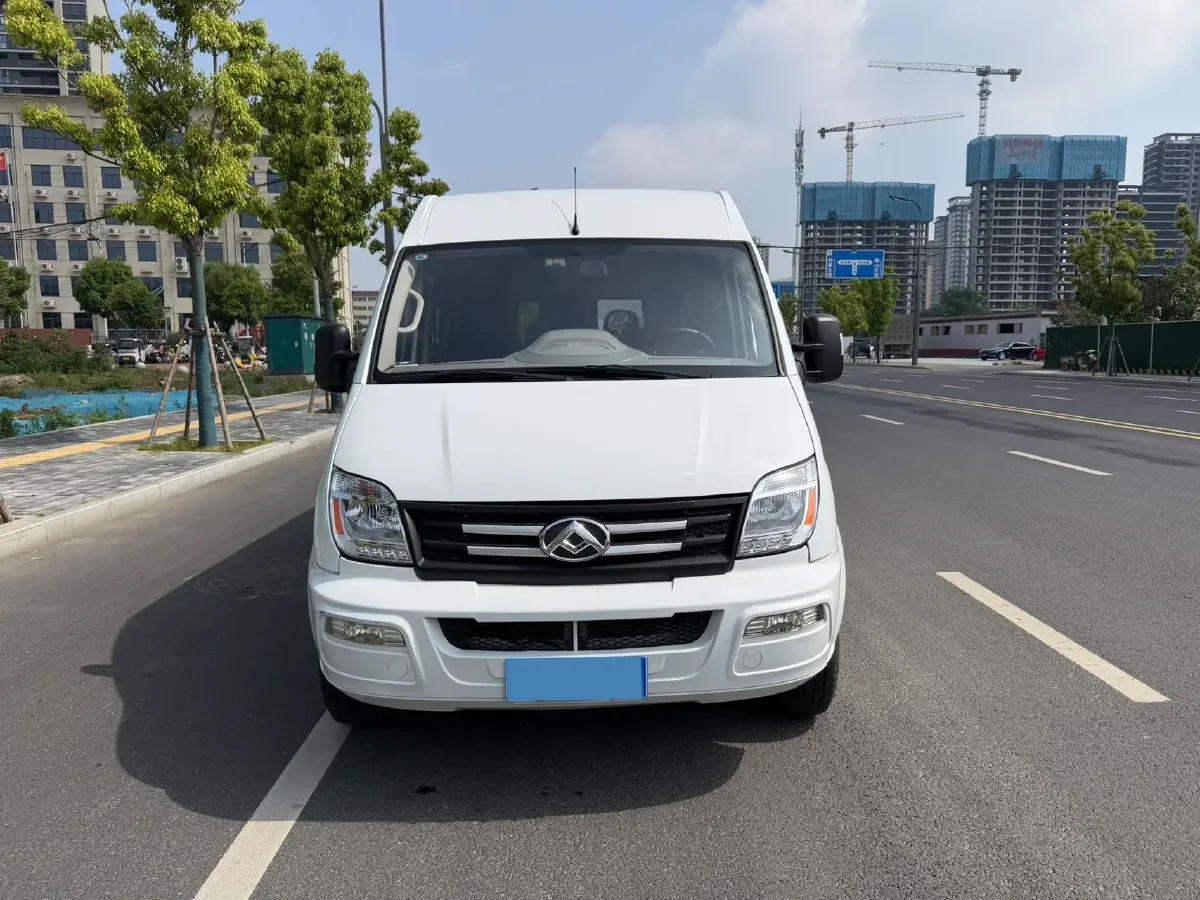 2021 MAXUS XinTu V80 2.0T 139HP L4 6MT,autocango,china used car exporter,china ev exporter,chinese used car exporter,chinese used ev exporter