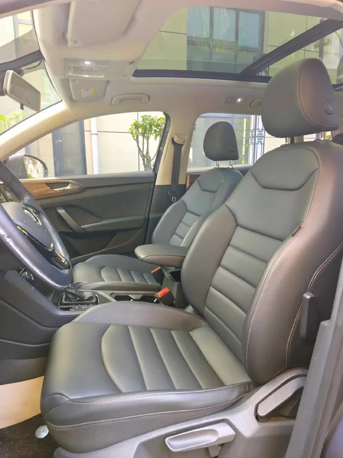 2019 MINI MINI 1.5T 102HP L3 7DCT,autocango,china used car exporter,china ev exporter,chinese used car exporter,chinese used ev exporter