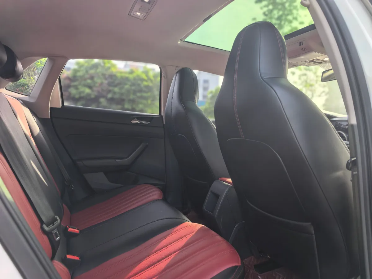 2021 DongFeng Aeolus AX7 1.6T 170HP L4 6AT,autocango,china used car exporter,china ev exporter,chinese used car exporter,chinese used ev exporter