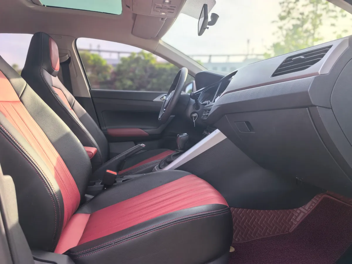 2021 DongFeng Aeolus AX7 1.6T 170HP L4 6AT,autocango,china used car exporter,china ev exporter,chinese used car exporter,chinese used ev exporter