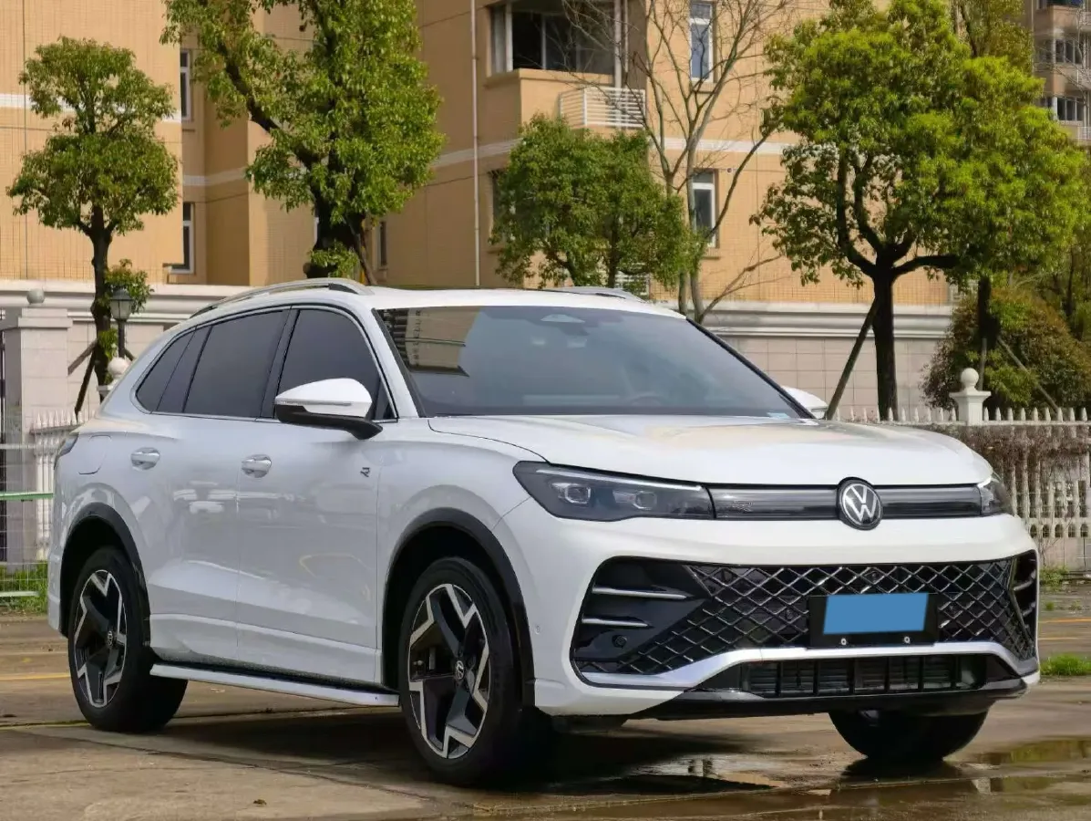 2024 Volkswagen Tiguan L 2.0T 186HP L4 7DCT,autocango,china used car exporter,china ev exporter,chinese used car exporter,chinese used ev exporter