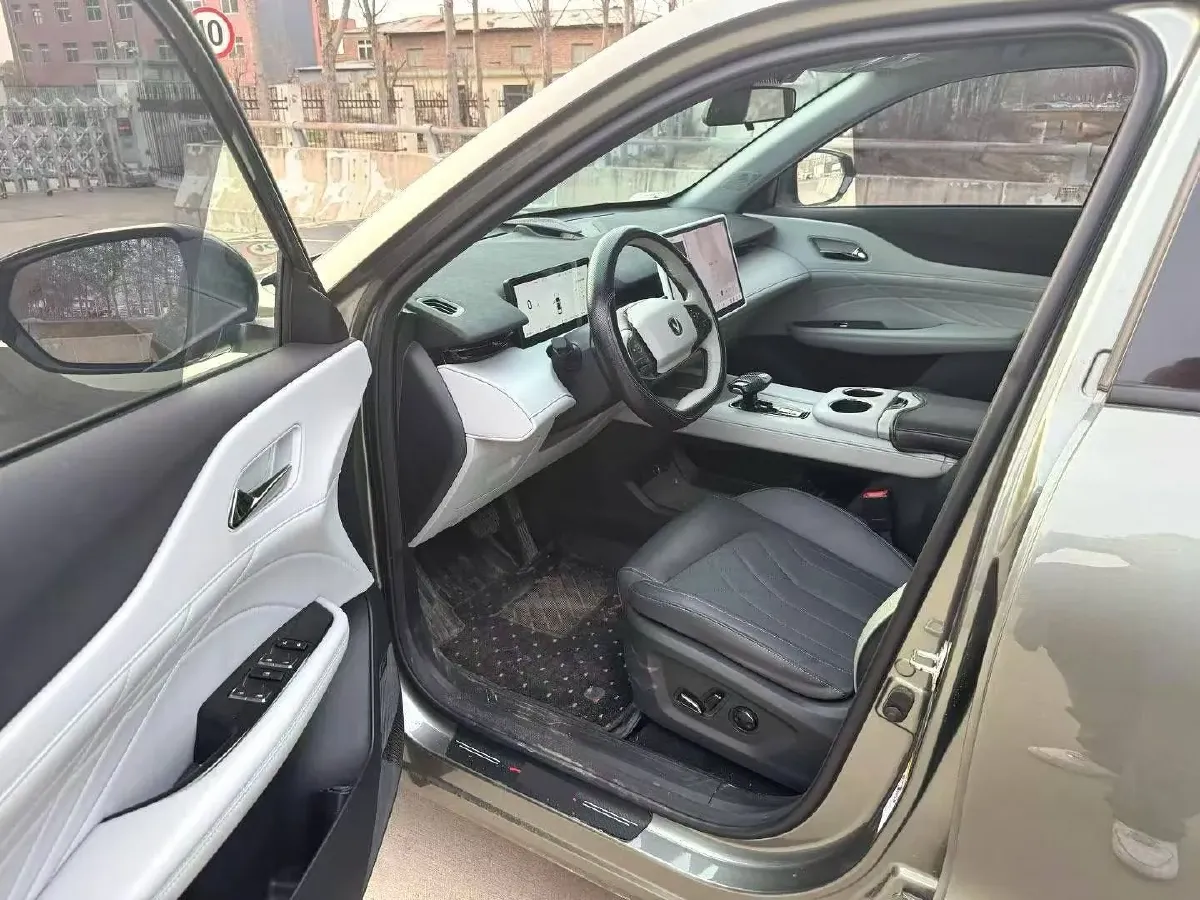 2024 ChangAn UNI-Z 1.5L 98HP L4 E-CVT PHEV 18.4KWH,autocango,china used car exporter,china ev exporter,chinese used car exporter,chinese used ev exporter