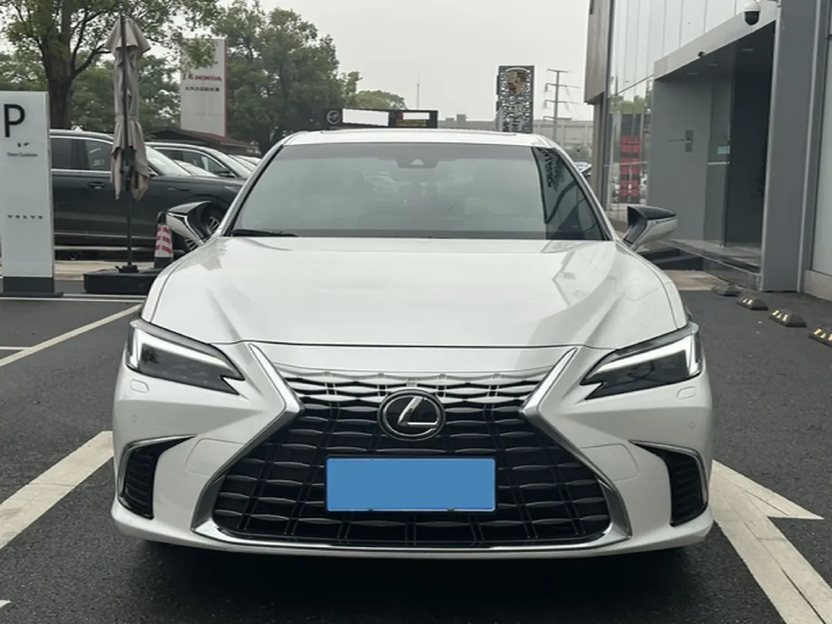 2025 Lexus ES 2.0L 173HP L4 CVT,autocango,china used car exporter,china ev exporter,chinese used car exporter,chinese used ev exporter