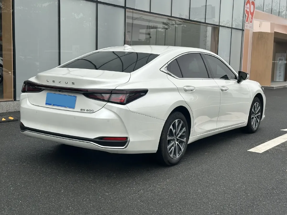 2025 Lexus ES 2.0L 173HP L4 CVT,autocango,china used car exporter,china ev exporter,chinese used car exporter,chinese used ev exporter