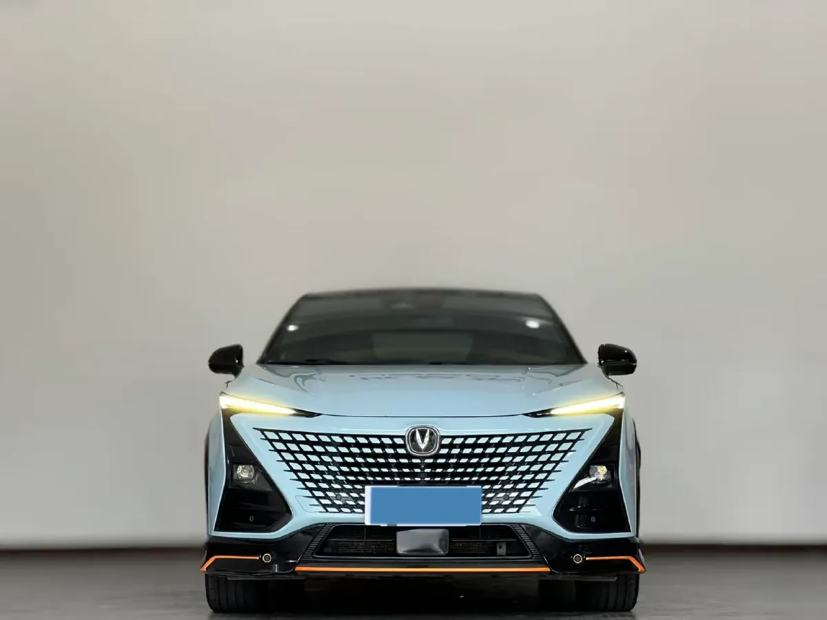 2022 ChangAn UNI-T 2.0T 233HP L4 8AT,autocango,china used car exporter,china ev exporter,chinese used car exporter,chinese used ev exporter