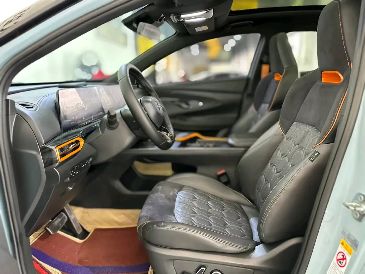 2022 ChangAn UNI-T 2.0T 233HP L4 8AT,autocango,china used car exporter,china ev exporter,chinese used car exporter,chinese used ev exporter