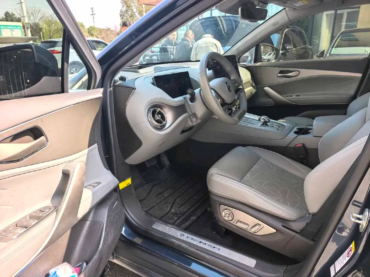 2023 Denza N8 1.5T 139HP L4 E-CVT PHEV 45.8KWH,autocango,china used car exporter,china ev exporter,chinese used car exporter,chinese used ev exporter