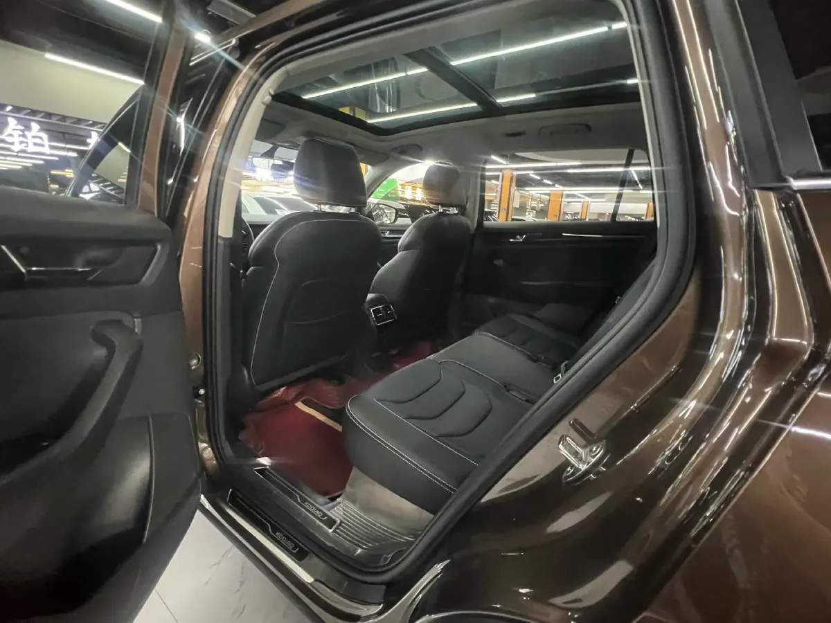 2018 Skoda Kodiak 2.0T 186HP L4 7DCT,autocango,china used car exporter,china ev exporter,chinese used car exporter,chinese used ev exporter