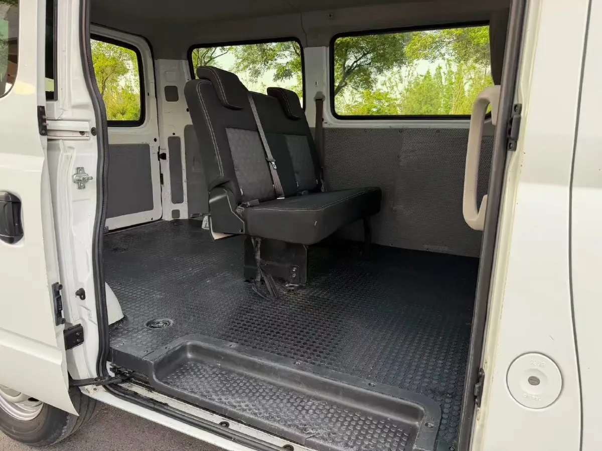 2021 MAXUS XinTu V80 2.0T 127HP L4 6MT,autocango,china used car exporter,china ev exporter,chinese used car exporter,chinese used ev exporter