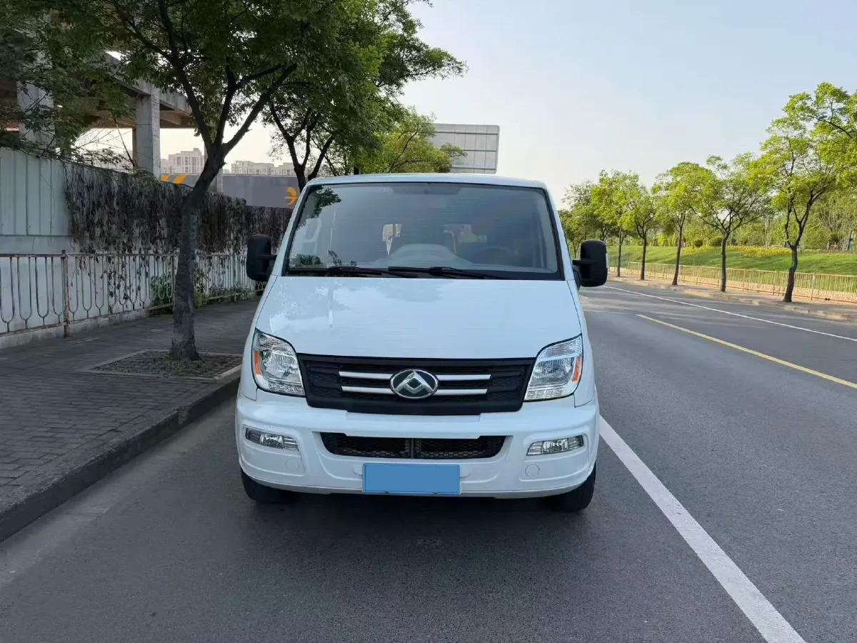 2021 MAXUS XinTu V80 2.0T 127HP L4 6MT,autocango,china used car exporter,china ev exporter,chinese used car exporter,chinese used ev exporter