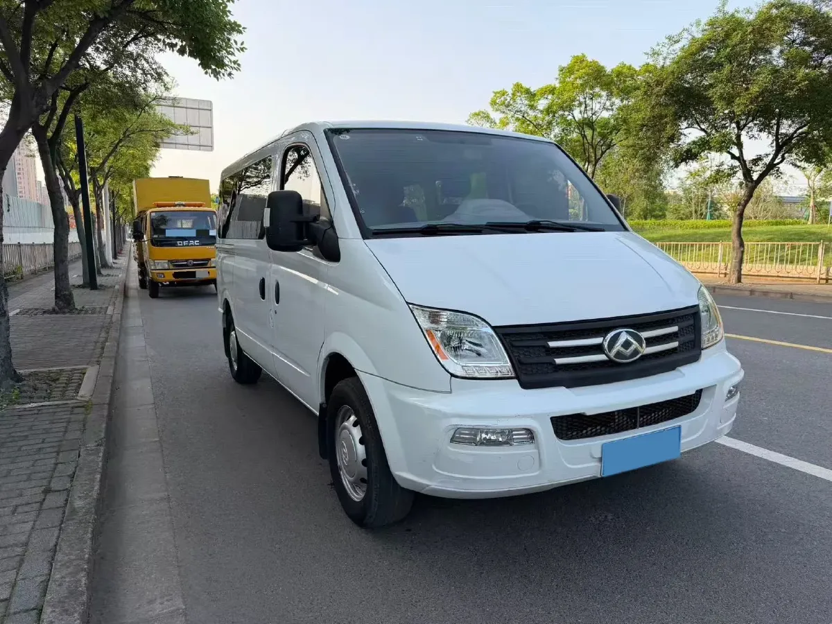 2021 MAXUS XinTu V80 2.0T 127HP L4 6MT,autocango,china used car exporter,china ev exporter,chinese used car exporter,chinese used ev exporter