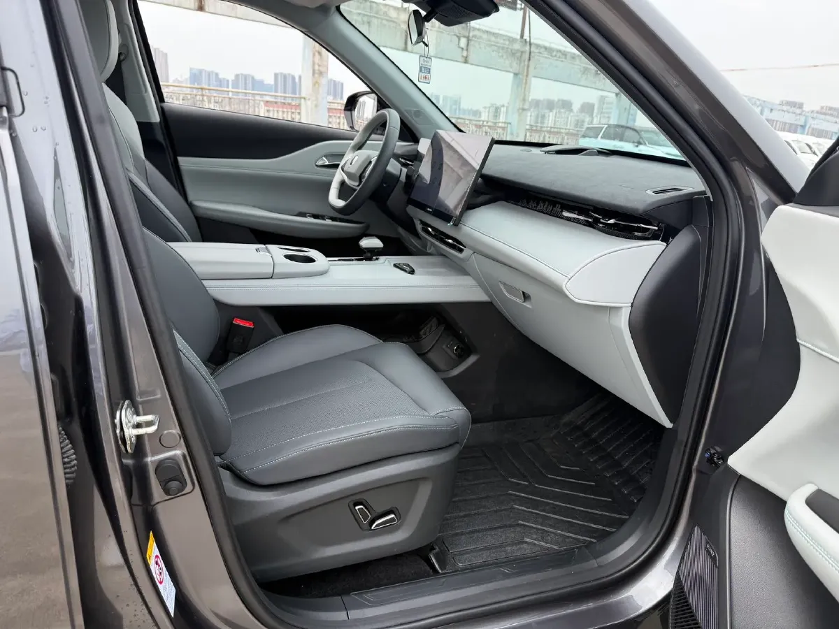 2025 ChangAn UNI-Z 1.5T 188HP L4 7DCT,autocango,china used car exporter,china ev exporter,chinese used car exporter,chinese used ev exporter