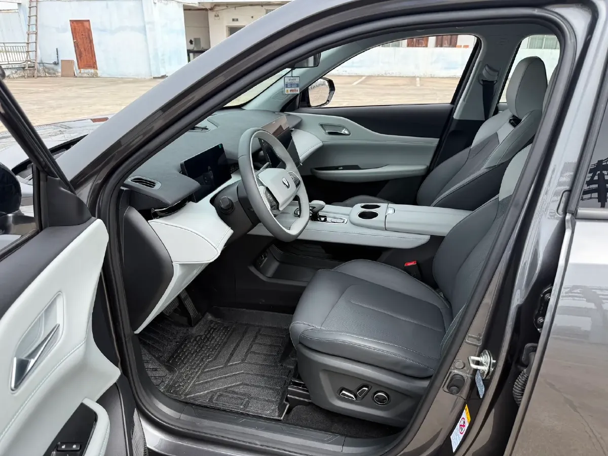 2025 ChangAn UNI-Z 1.5T 188HP L4 7DCT,autocango,china used car exporter,china ev exporter,chinese used car exporter,chinese used ev exporter