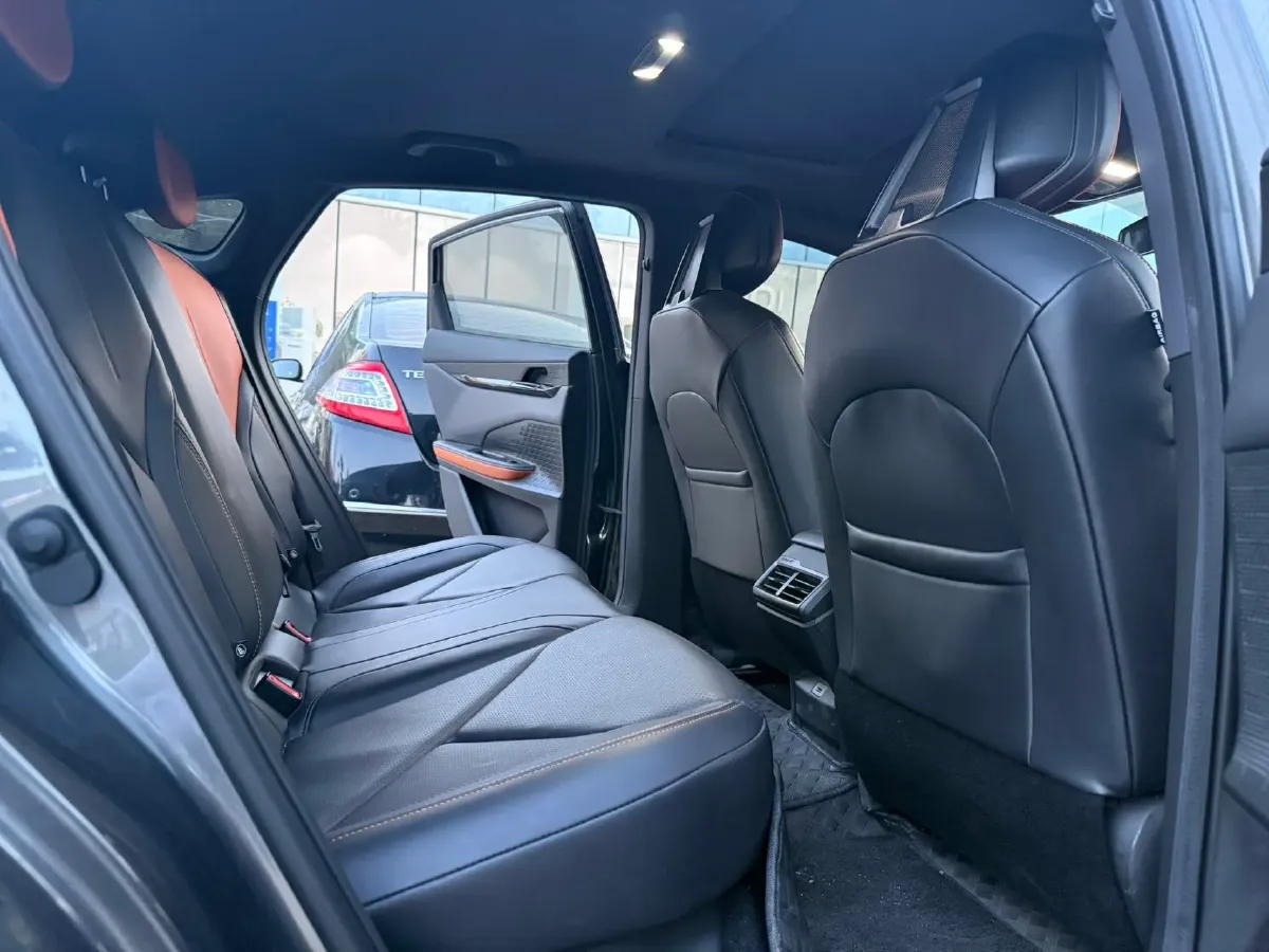 2023 ChangAn UNI-V iDD 1.5T 170HP L4 6TCT PHEV 18.4KWH,autocango,china used car exporter,china ev exporter,chinese used car exporter,chinese used ev exporter