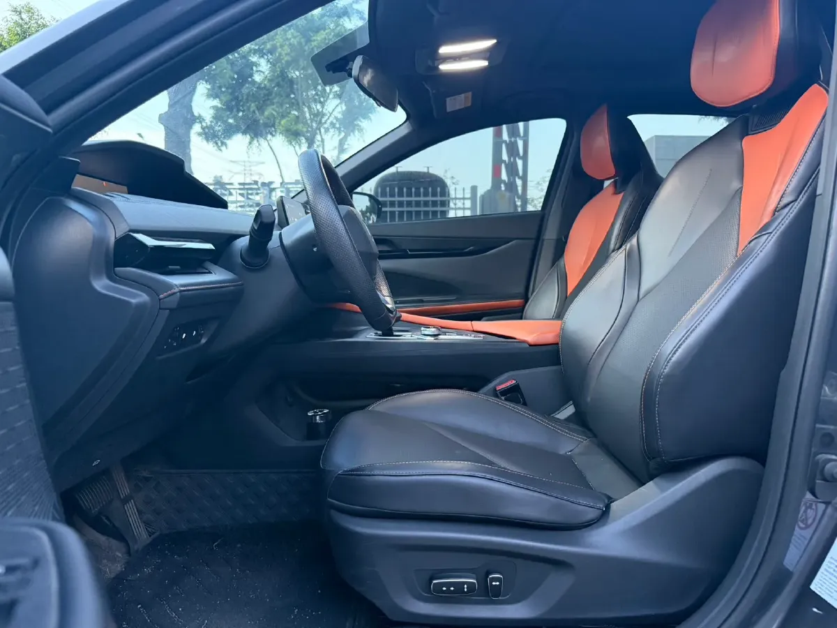 2023 ChangAn UNI-V iDD 1.5T 170HP L4 6TCT PHEV 18.4KWH,autocango,china used car exporter,china ev exporter,chinese used car exporter,chinese used ev exporter