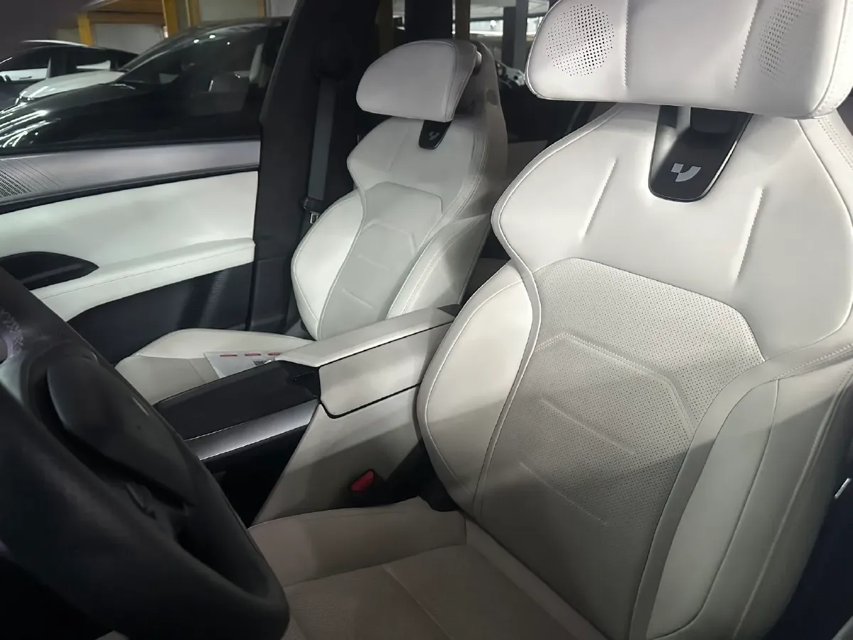 2023 Honda CR-V 2.0L 150HP L4 E-CVT PHEV 17.7KWH,autocango,china used car exporter,china ev exporter,chinese used car exporter,chinese used ev exporter